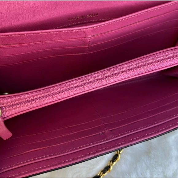 SOLD!!!!!❤️ CLASSIC CHANEL FLAP WALLET w/ CHAIN ❤️ - Picture 7 of 11